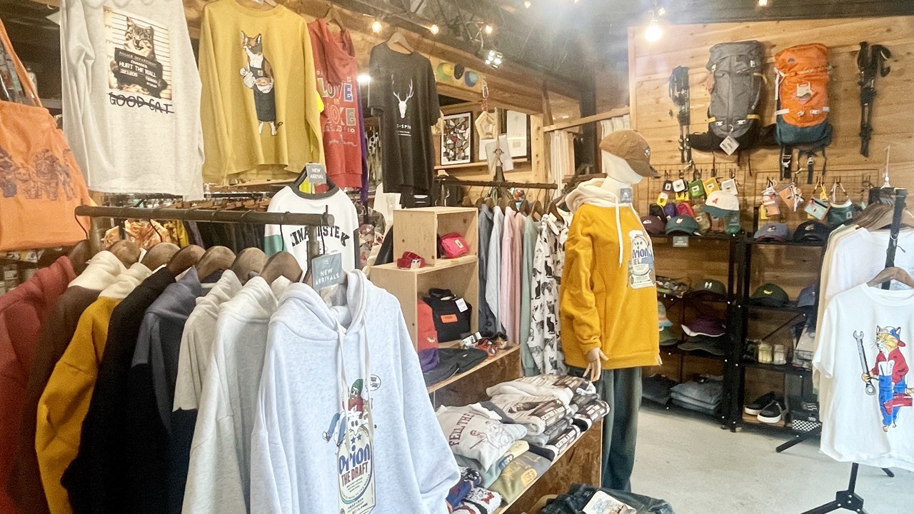 長瀞駅前のセレクトショップ UPDRAFT 内観